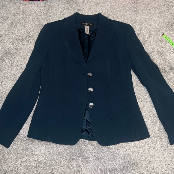 Jones New York Jackets & Blazers - Women’s navy blazer size 6